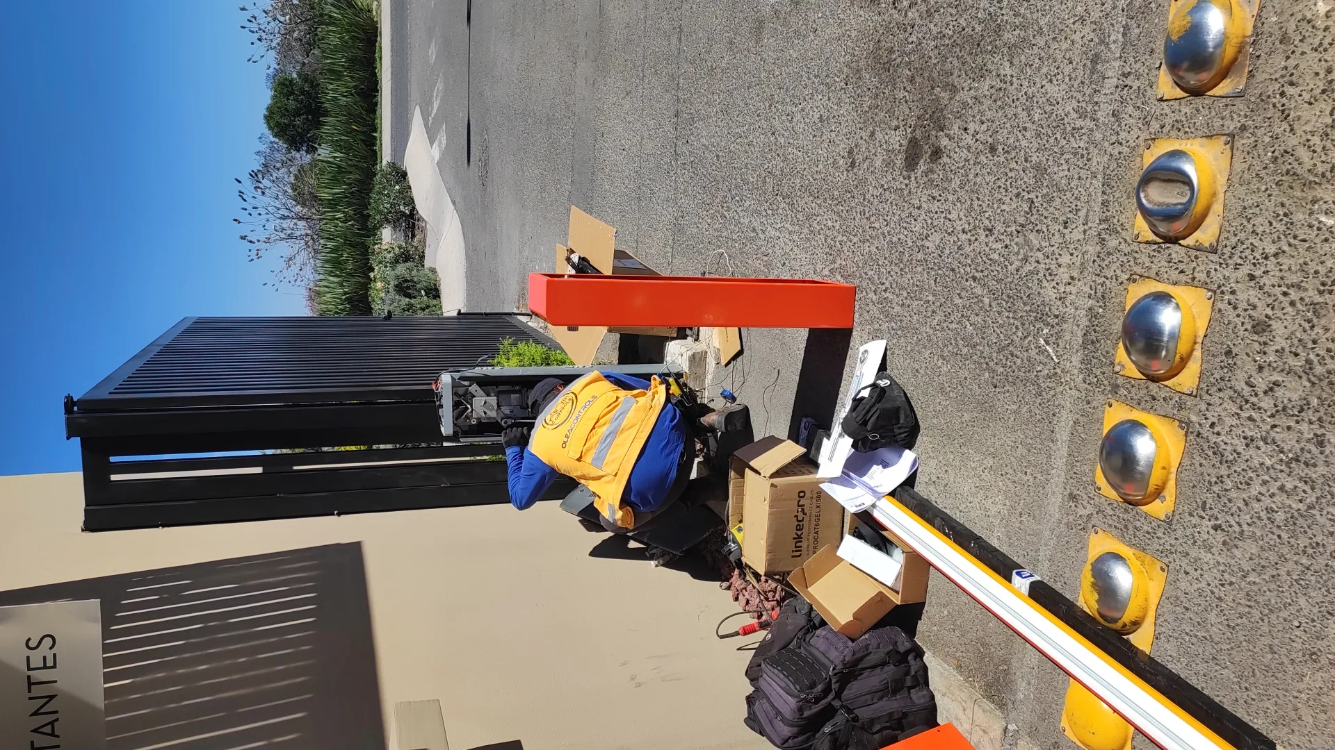 Instalación de Control de Acceso Vehicular realizada por OLEACONTROLS